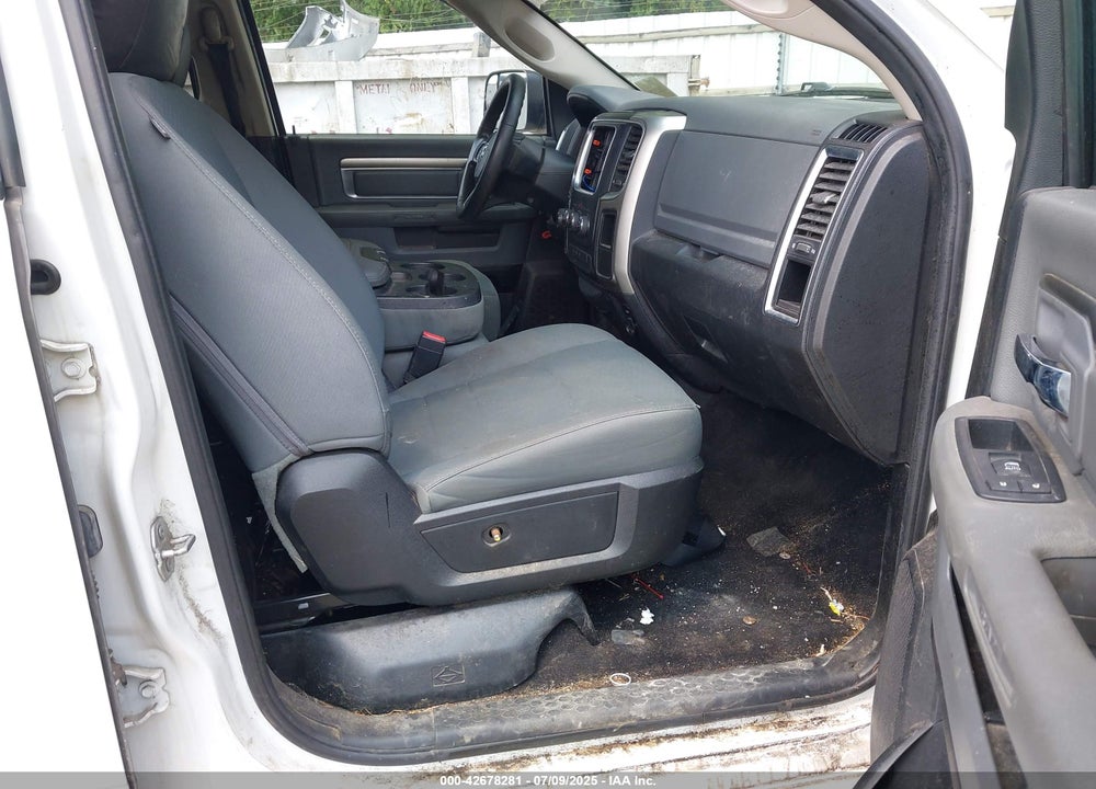 2016 RAM 1500 VIN: 1C6RR7TM7GS326050