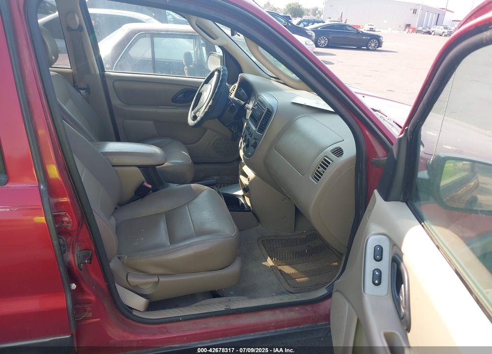2004 FORD ESCAPE VIN: 1FMYU93114KB38538