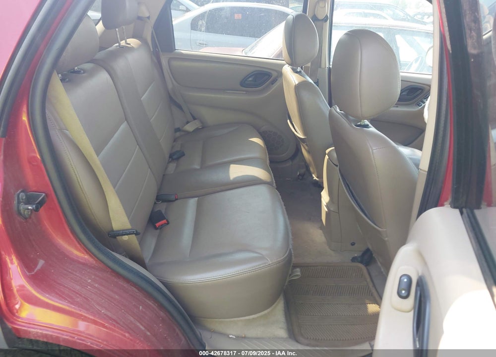 2004 FORD ESCAPE VIN: 1FMYU93114KB38538