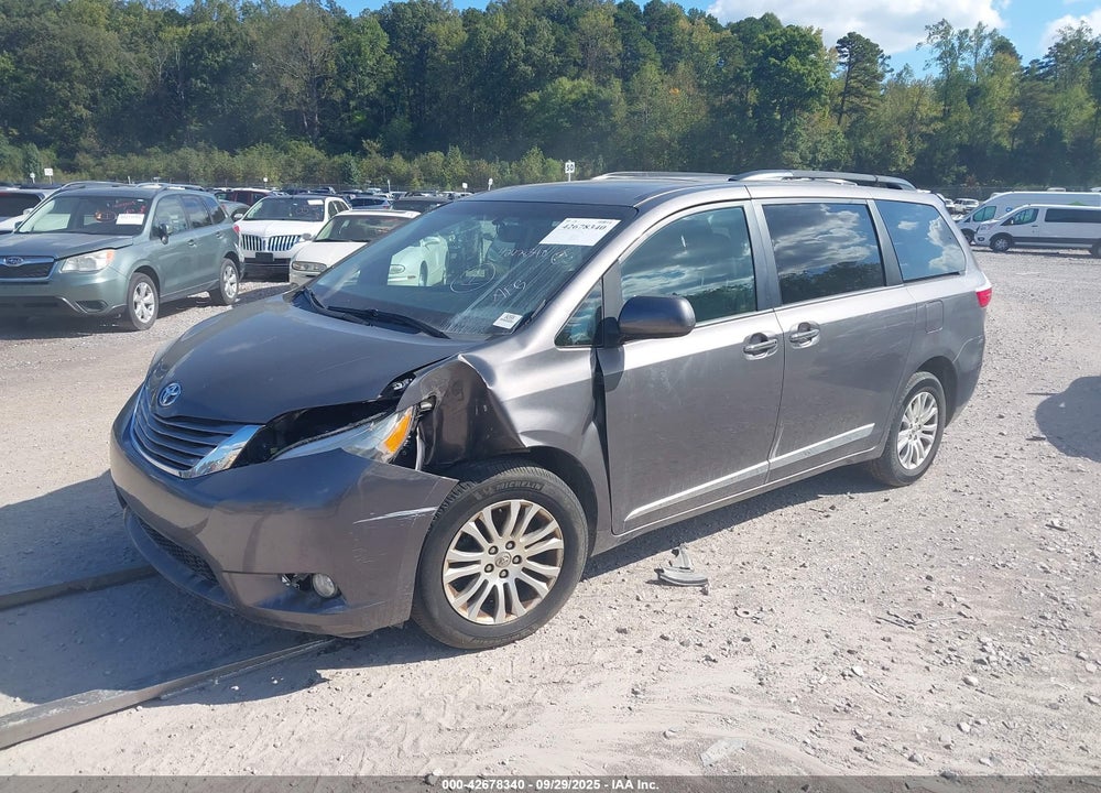 2017 TOYOTA SIENNA XLE PREMIUM 8 PASSENGER VIN: 5TDYZ3DC5HS891362