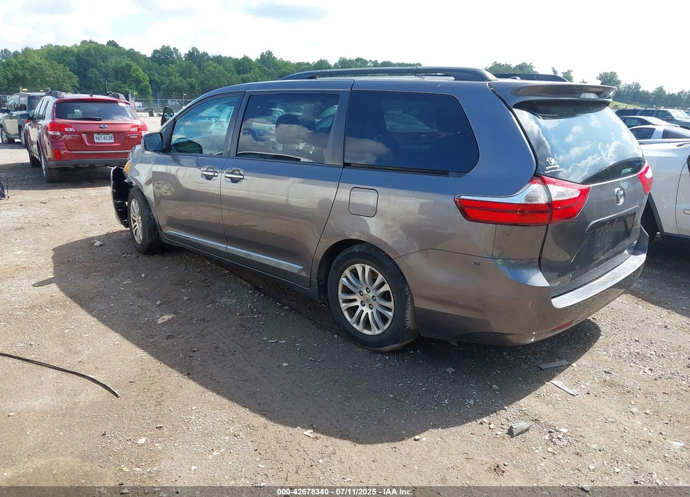 2017 TOYOTA SIENNA XLE PREMIUM 8 PASSENGER VIN: 5TDYZ3DC5HS891362