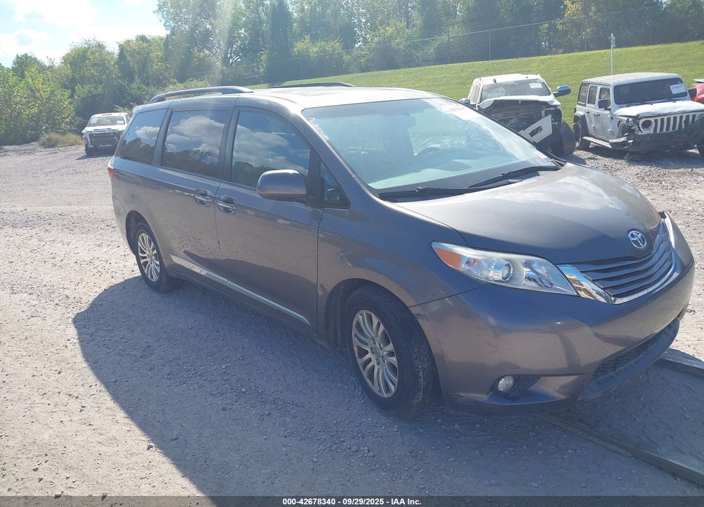 2017 TOYOTA SIENNA XLE PREMIUM 8 PASSENGER VIN: 5TDYZ3DC5HS891362