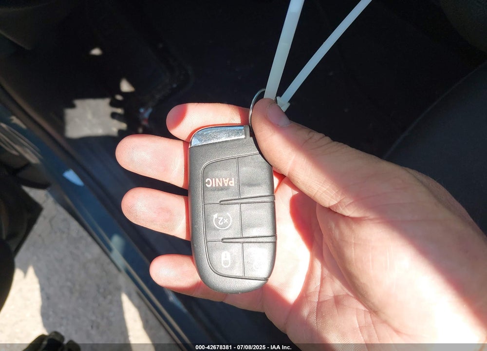 2016 JEEP RENEGADE VIN: ZACCJBAT9GPE17202