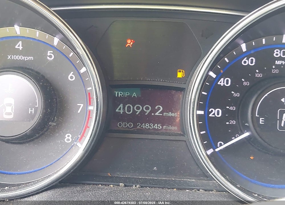 2011 HYUNDAI SONATA VIN: 5NPEC4AC2BH039837