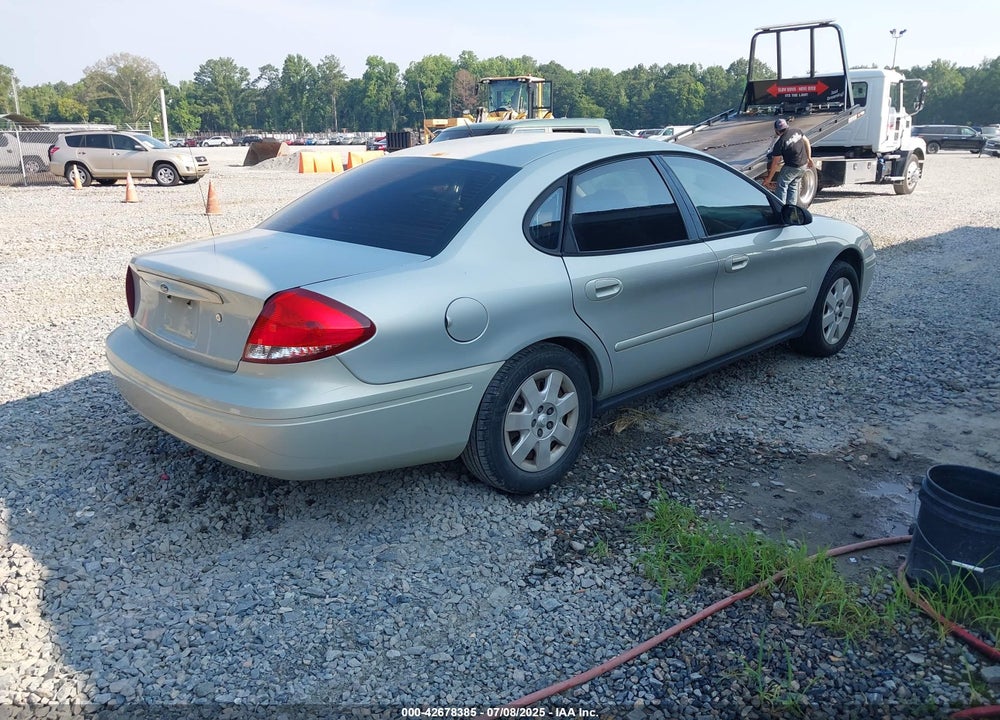 2005 FORD TAURUS SE VIN: 1FAFP53205A131307