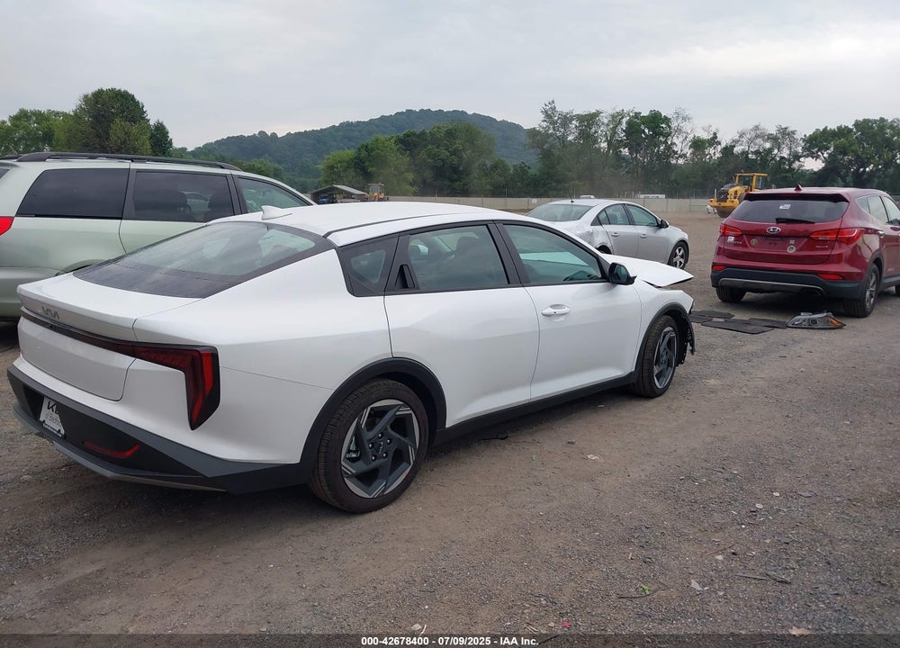2025 KIA K4 EX VIN: 3KPFU4DE1SE143755