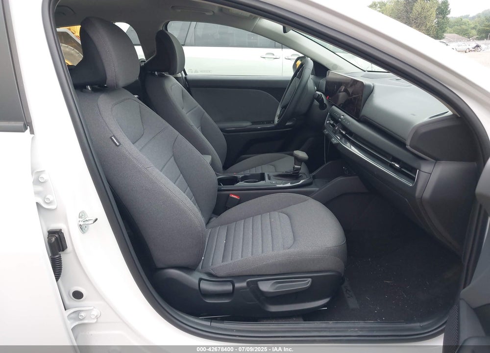 2025 KIA K4 EX VIN: 3KPFU4DE1SE143755