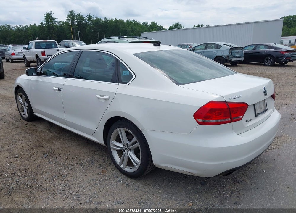 2014 VOLKSWAGEN PASSAT VIN: 1VWBT7A35EC043348