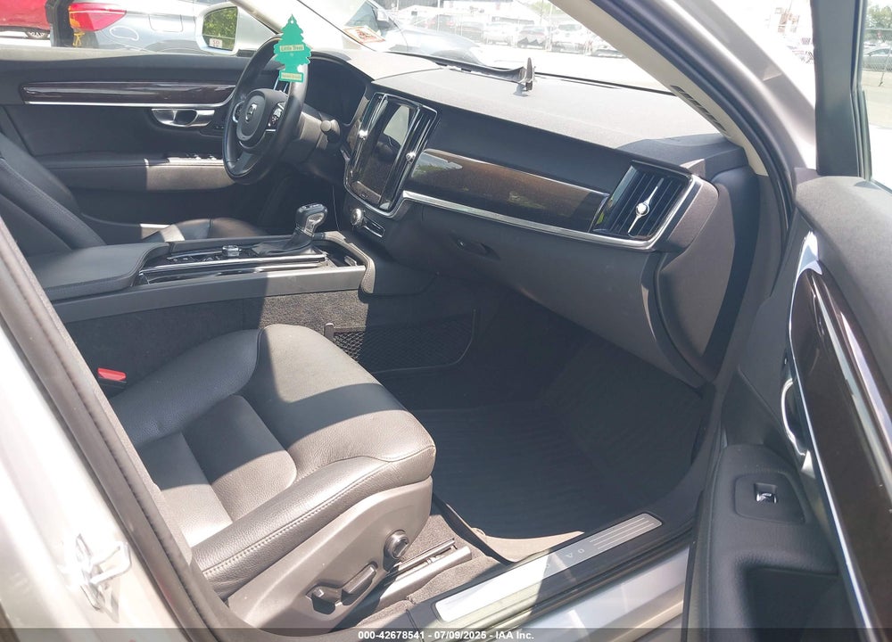2018 VOLVO S90 VIN: LVY982MK2JP036037