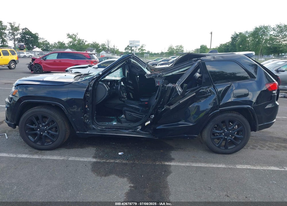 2018 JEEP GRAND CHEROKEE VIN: 1C4RJFAG5JC215683