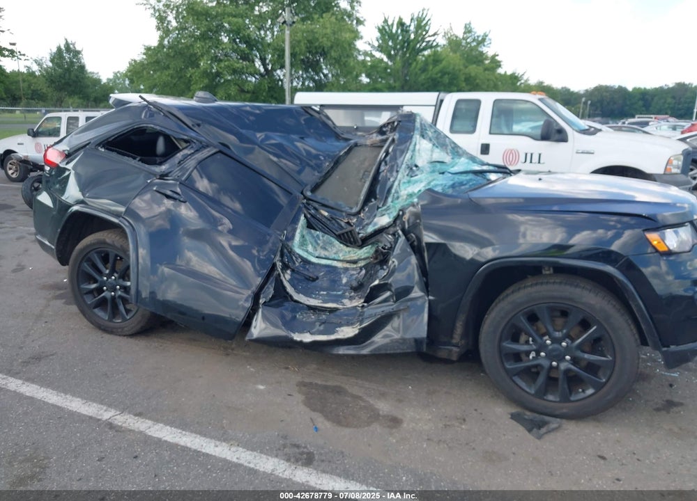 2018 JEEP GRAND CHEROKEE VIN: 1C4RJFAG5JC215683