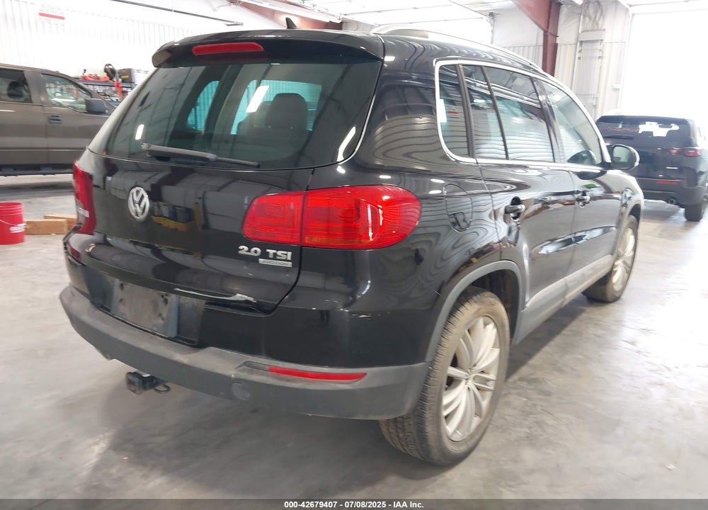 2012 VOLKSWAGEN TIGUAN VIN: WVGBV7AX2CW503301