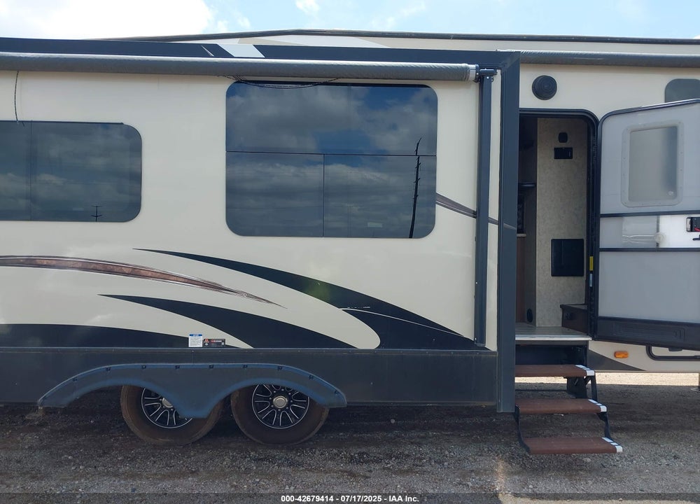 2018 PRIME TIME CRUSADER 35' 5TH WHEEL VIN: 5ZT3CSZB0JG122529