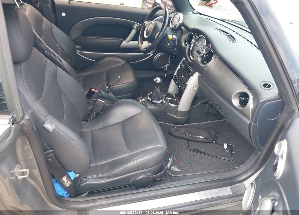 2006 MINI COOPER S VIN: WMWRH33586TF87791