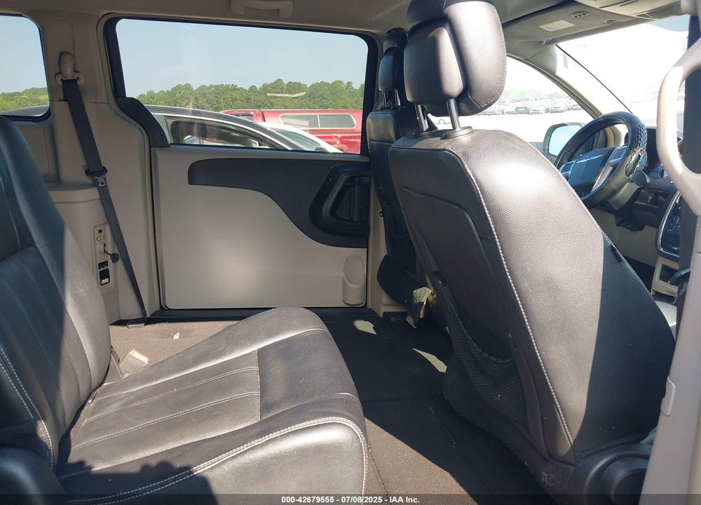 2016 CHRYSLER TOWN & COUNTRY VIN: 2C4RC1BG3GR199222