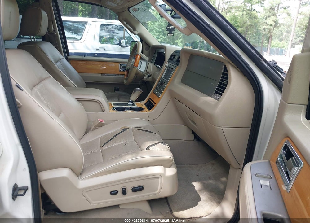 2007 LINCOLN NAVIGATOR ULTIMATE VIN: 5LMFU27577LJ00545