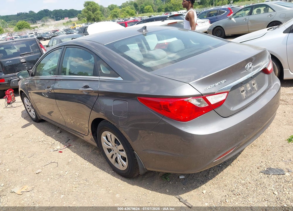 2011 HYUNDAI SONATA VIN: 5NPEB4AC3BH124866