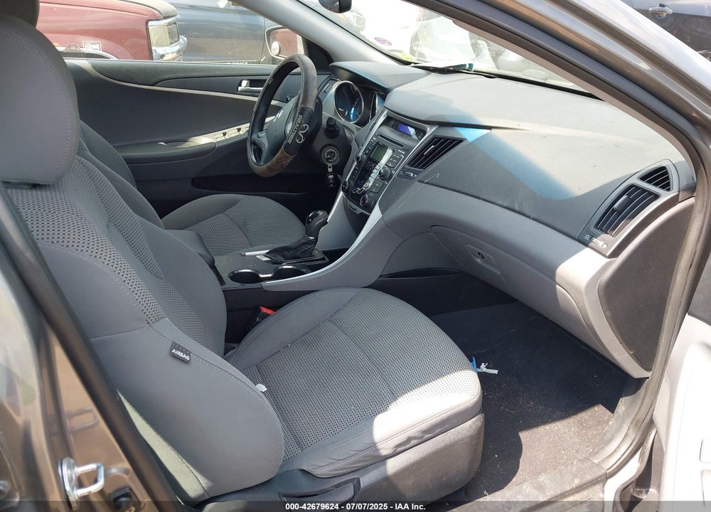 2011 HYUNDAI SONATA VIN: 5NPEB4AC3BH124866