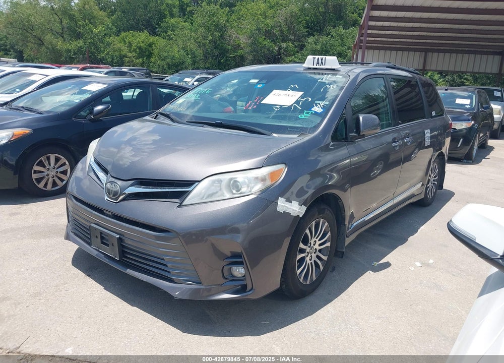 2019 TOYOTA SIENNA XLE 8 PASSENGER VIN: 5TDYZ3DC8KS984173