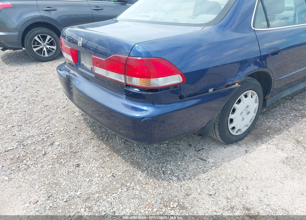 2001 HONDA ACCORD 2.3 LX VIN: JHMCG56481C005770