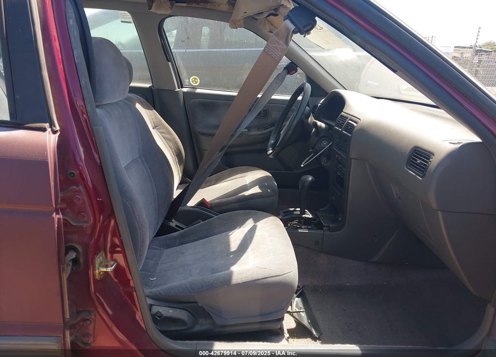1994 NISSAN SENTRA VIN: 1N4EB31P4RC831421