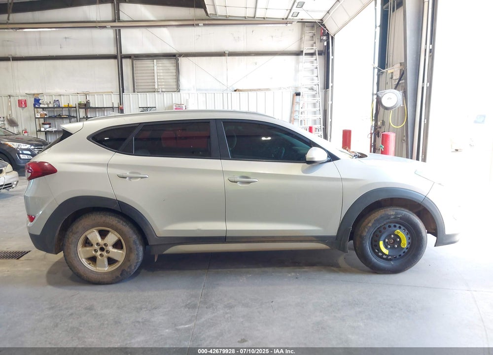 2018 HYUNDAI TUCSON VIN: KM8J33A4XJU684785