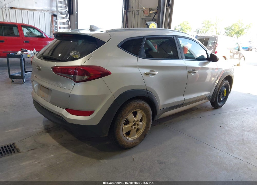 2018 HYUNDAI TUCSON VIN: KM8J33A4XJU684785