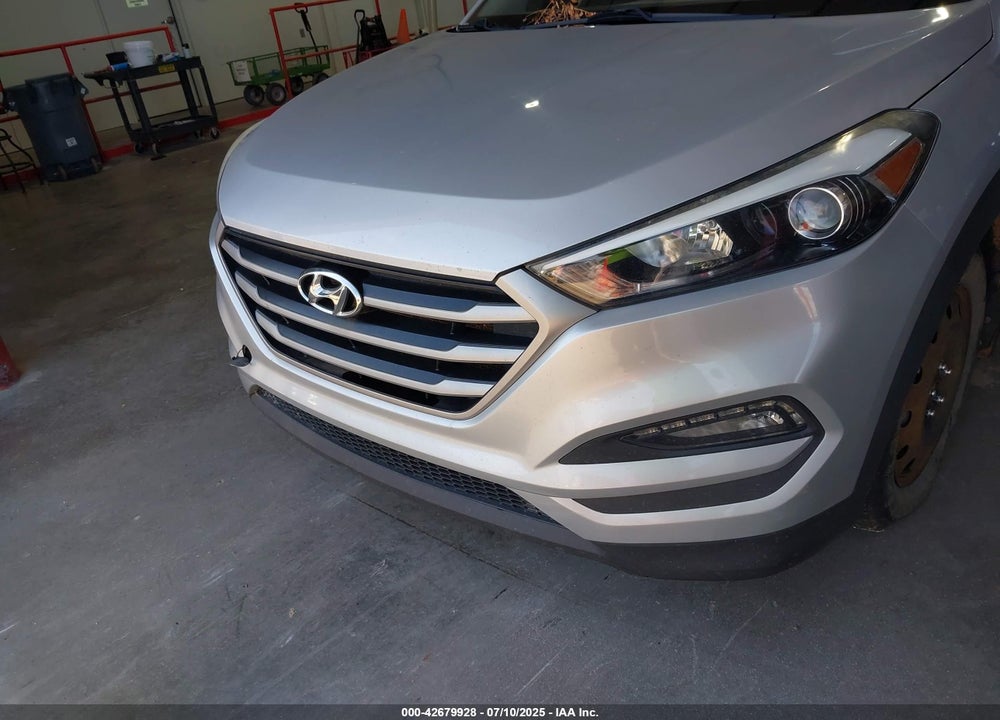 2018 HYUNDAI TUCSON VIN: KM8J33A4XJU684785
