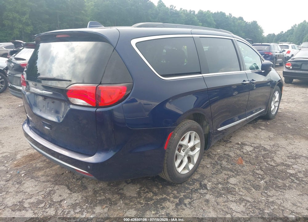 2017 CHRYSLER PACIFICA TOURING L VIN: 2C4RC1BG1HR675968