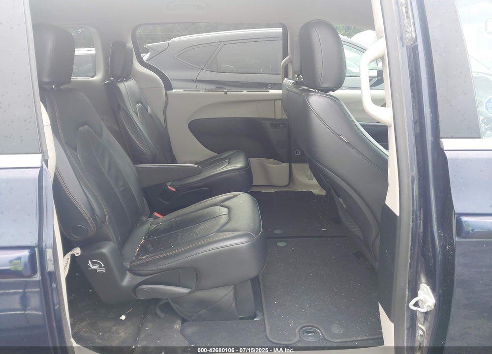 2017 CHRYSLER PACIFICA TOURING L VIN: 2C4RC1BG1HR675968