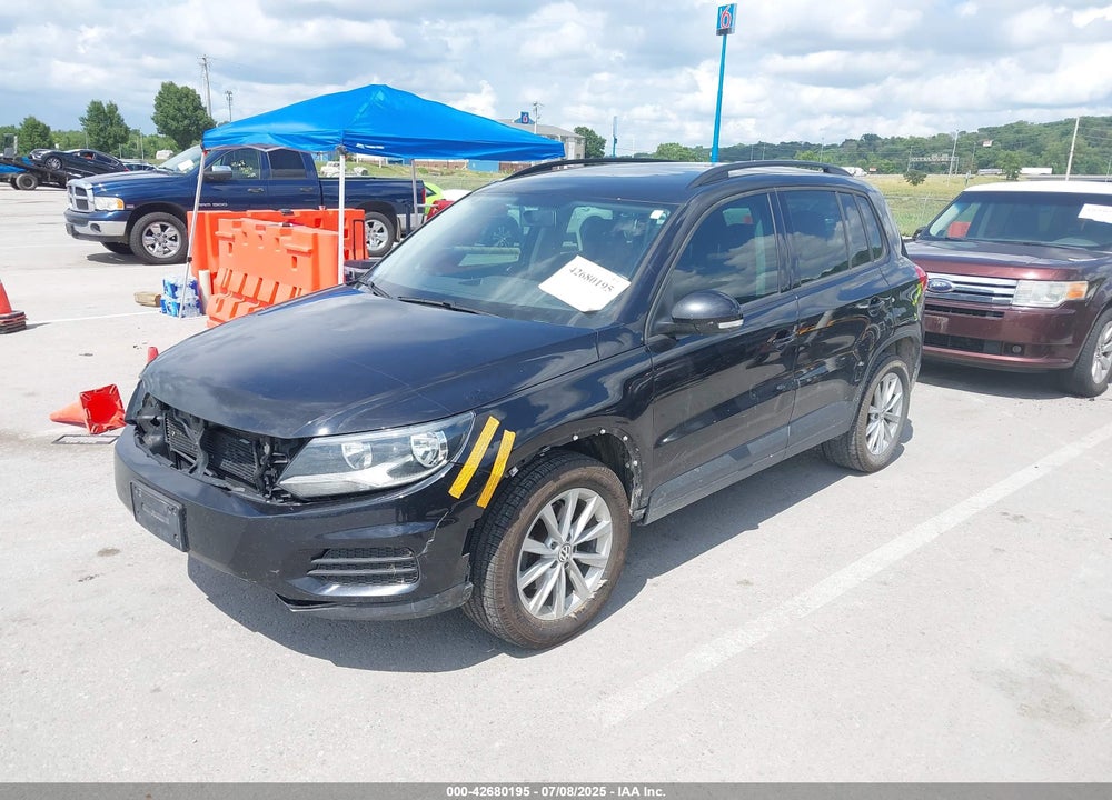 2017 VOLKSWAGEN TIGUAN VIN: WVGBV7AX8HK045178