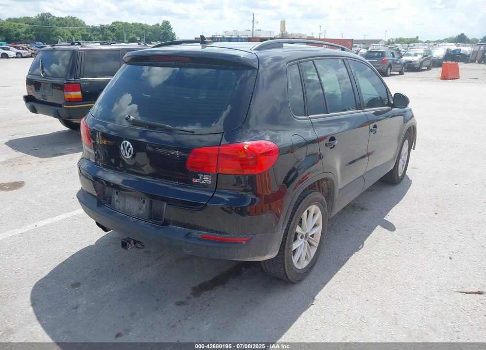 2017 VOLKSWAGEN TIGUAN VIN: WVGBV7AX8HK045178