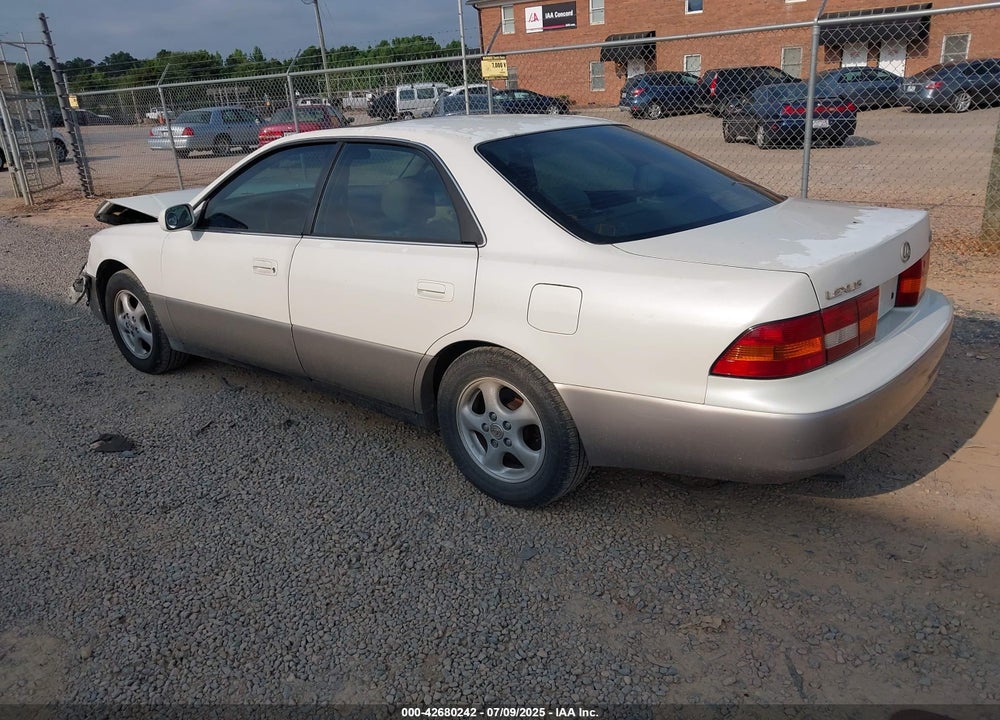 1998 LEXUS ES 300 VIN: JT8BF28G2W0131104