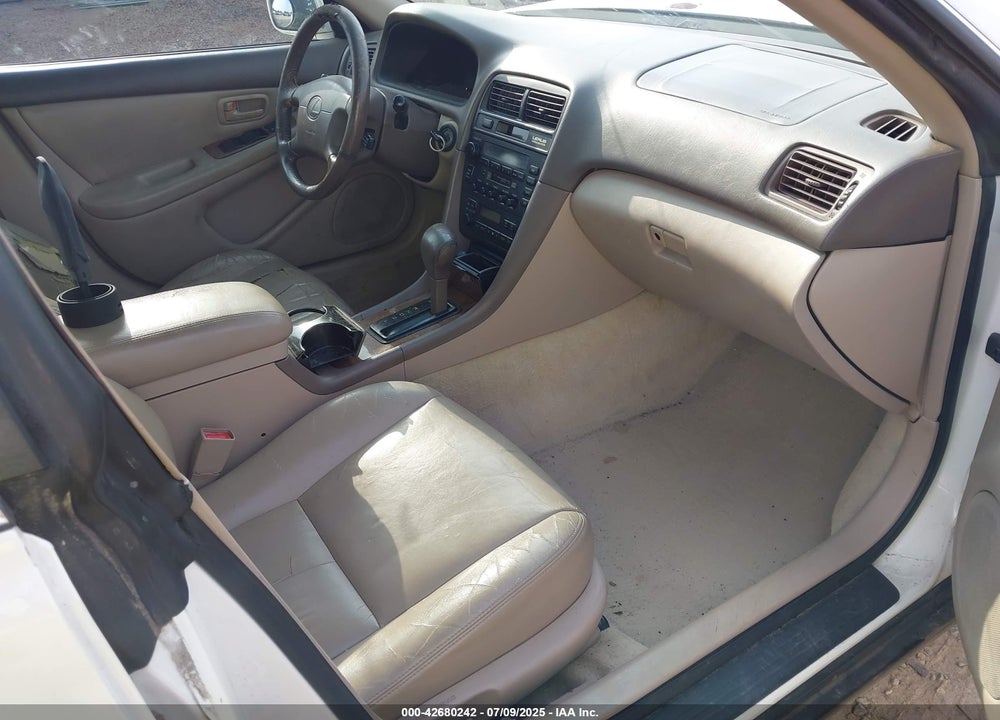 1998 LEXUS ES 300 VIN: JT8BF28G2W0131104