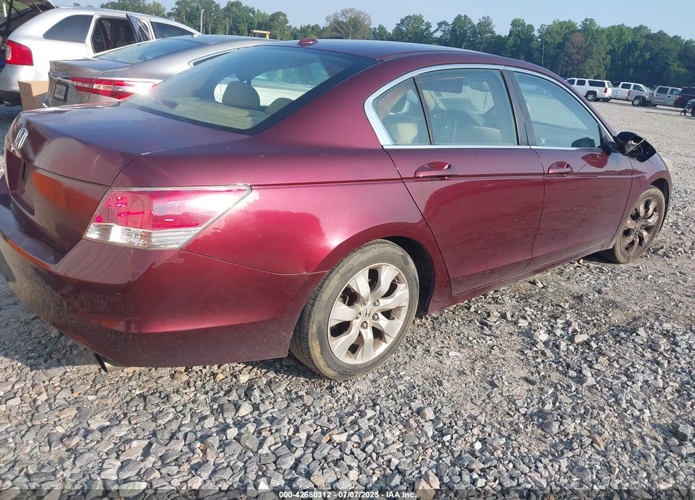 2008 HONDA ACCORD VIN: 1HGCP26808A085205