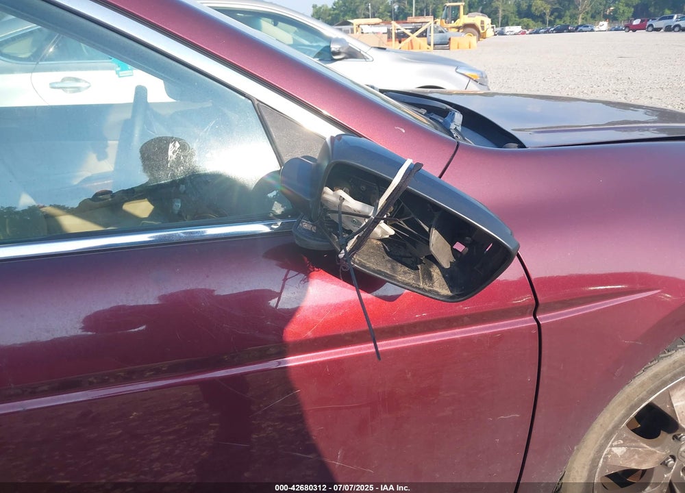 2008 HONDA ACCORD VIN: 1HGCP26808A085205