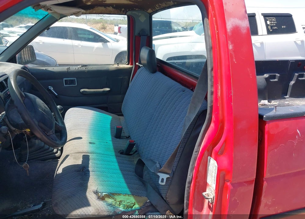 1997 NISSAN 4X2 TRUCK XE VIN: 1N6SD11S2VC331197