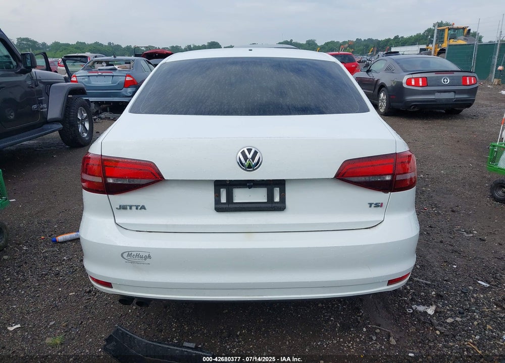 2017 VOLKSWAGEN JETTA VIN: 3VW2B7AJ1HM258181