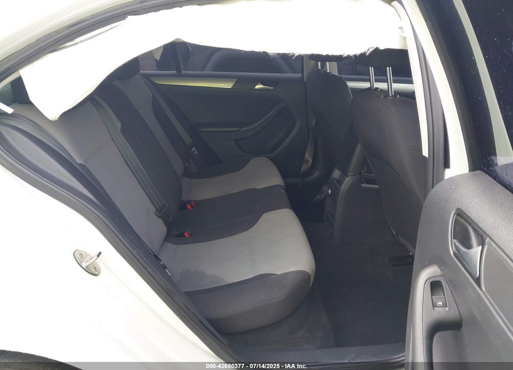 2017 VOLKSWAGEN JETTA VIN: 3VW2B7AJ1HM258181