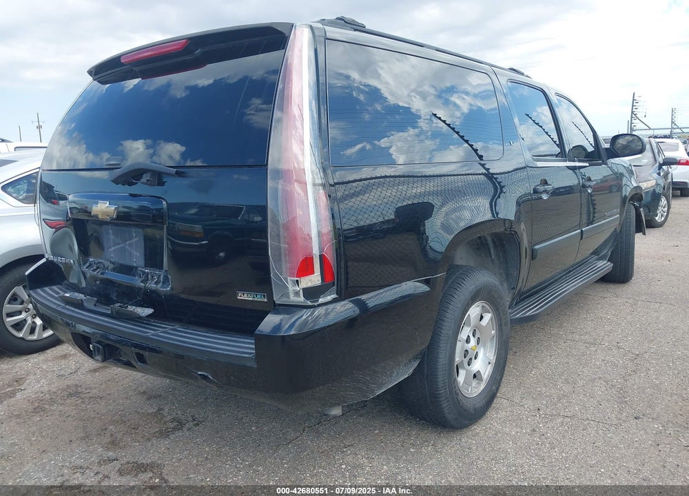 2007 CHEVROLET SUBURBAN 1500 VIN: 3GNFC16017G165602