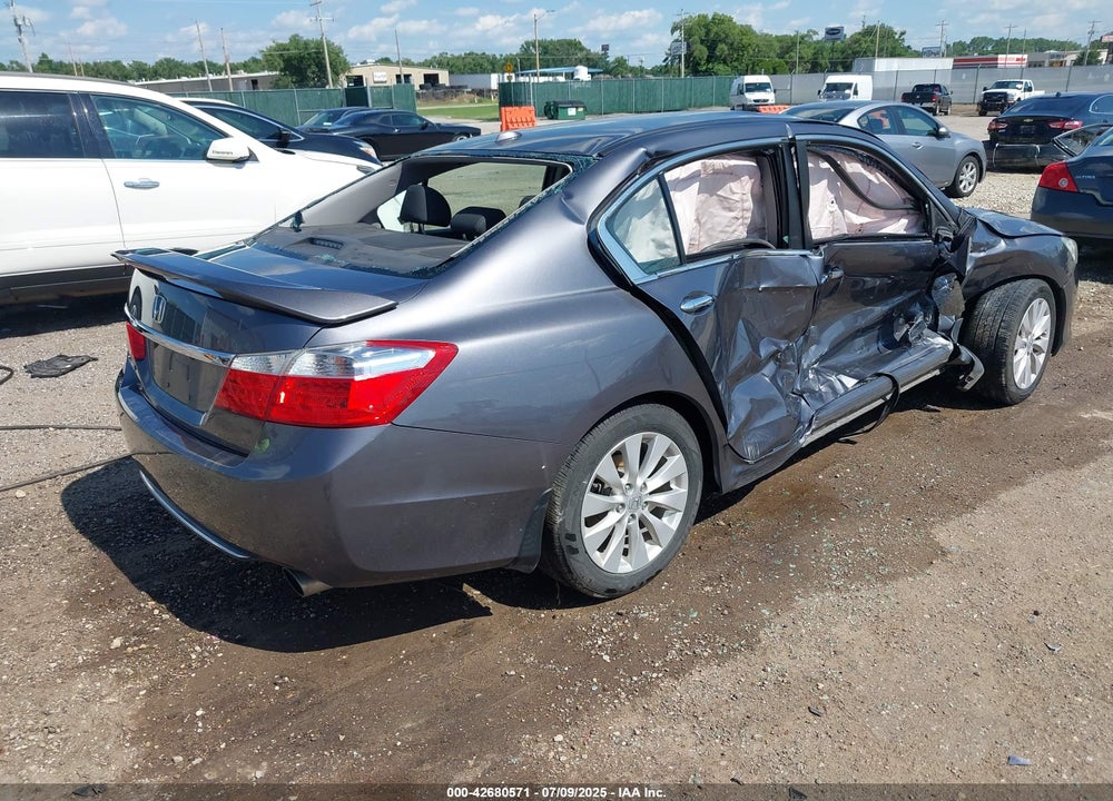 2013 HONDA ACCORD VIN: 1HGCR2F88DA046916