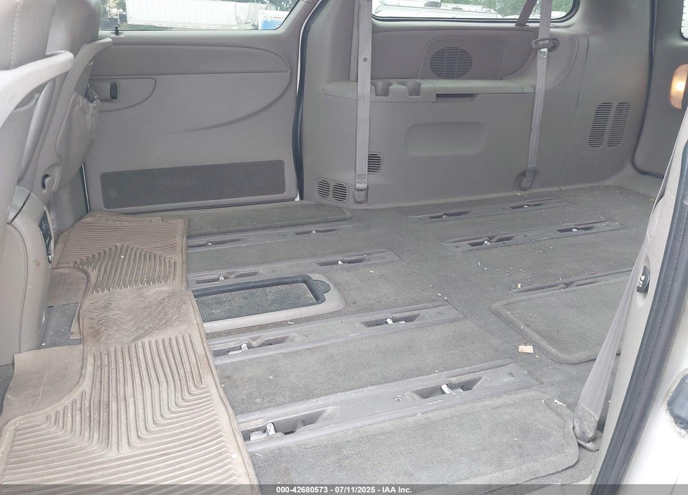 2002 CHRYSLER TOWN & COUNTRY LXI VIN: 2C8GP54L22R578149