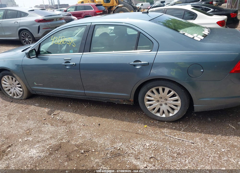 2011 FORD FUSION HYBRID VIN: 3FADP0L37BR302056