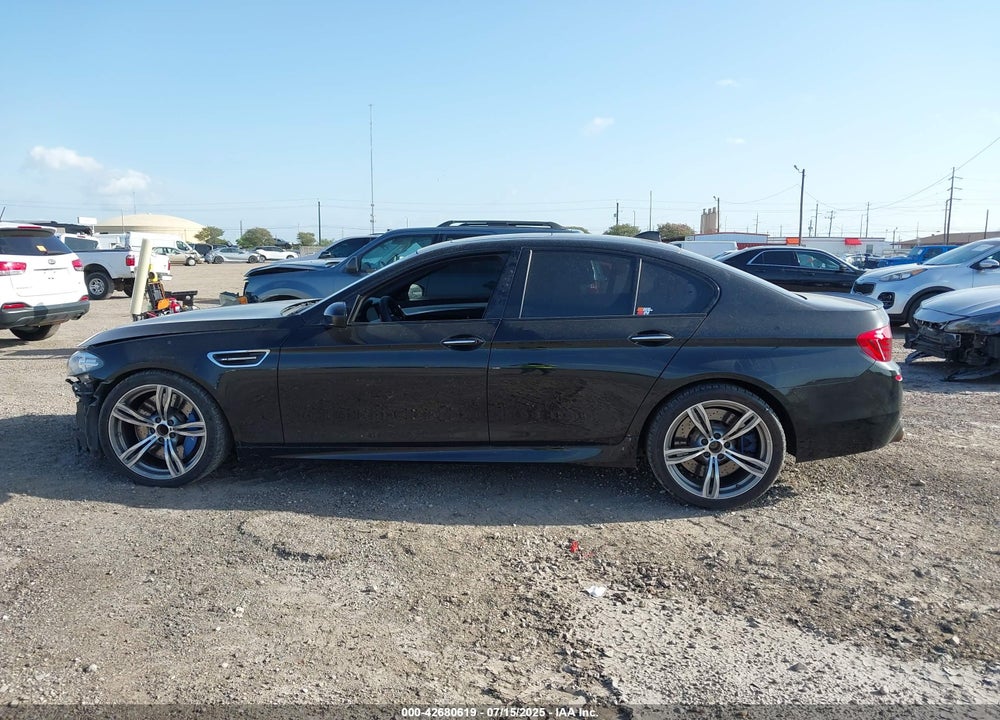 2014 BMW M5 VIN: WBSFV9C52ED593795