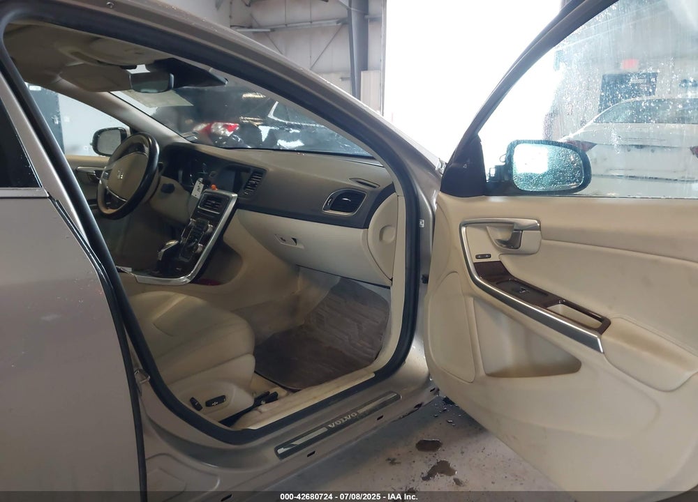 2015 VOLVO S60 VIN: YV126MFK7F1337818