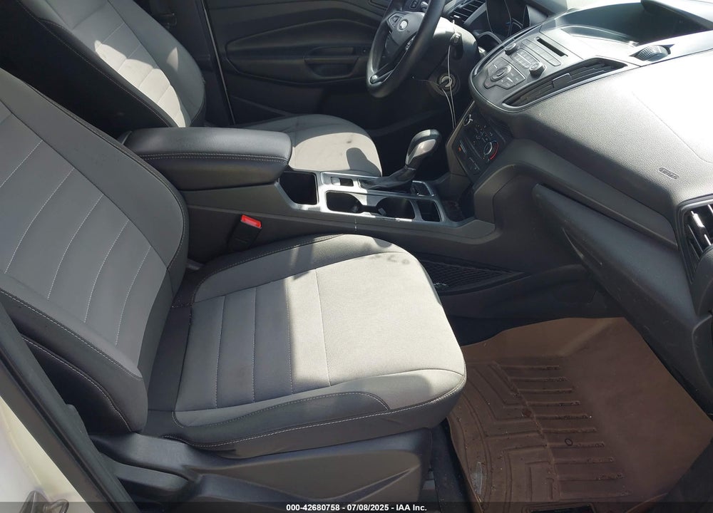 2017 FORD ESCAPE VIN: 1FMCU0F76HUB52323