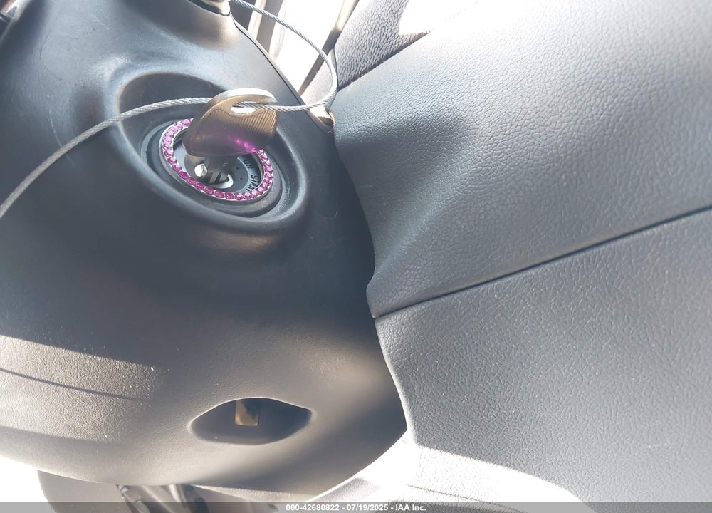 2014 HYUNDAI ELANTRA VIN: 5NPDH4AE3EH458721