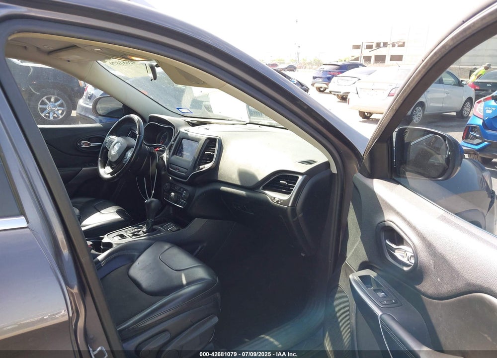 2019 JEEP CHEROKEE VIN: 1C4PJLLB0KD164287