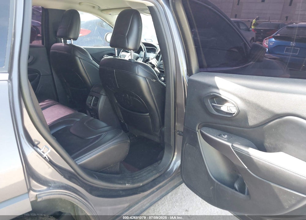 2019 JEEP CHEROKEE VIN: 1C4PJLLB0KD164287