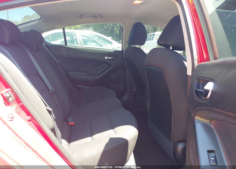 2016 KIA FORTE VIN: KNAFK4A64G5611609